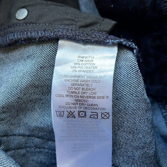 ARMANI EXCHANGE pants, size 2 - Picture 16 of 16